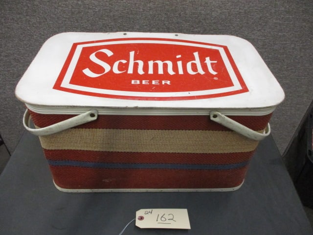 Schmidt Beer Picnic Basket (1 of 3)