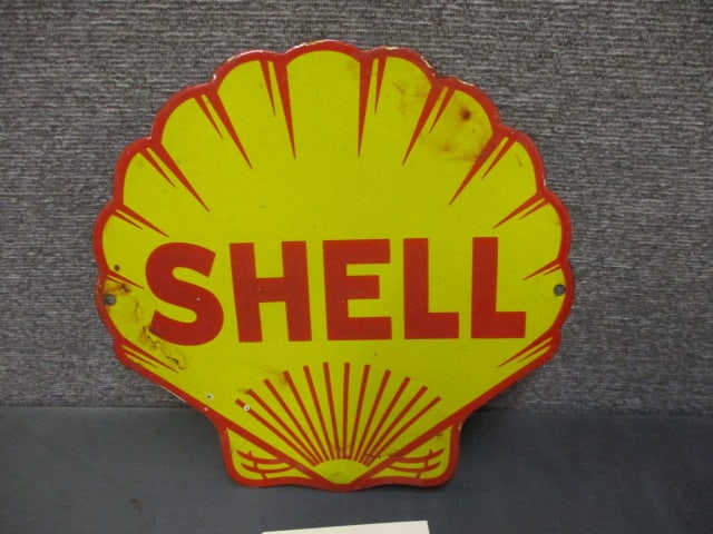 Porcelain Shell Pump Plaque (1 of 3)