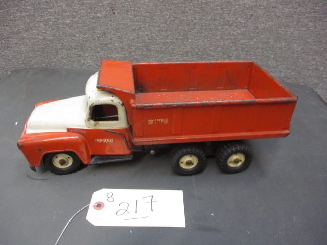 Tru-Scale International Dump Truck: 15"W x 5"T x 6"