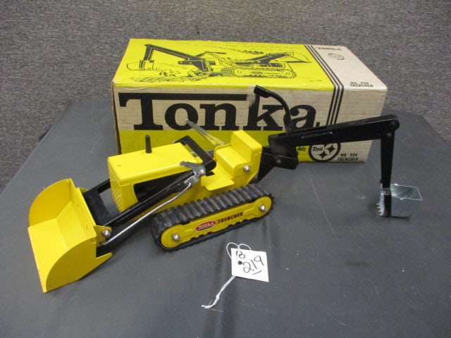 Tonka #534 Trencher w/box: 16.5"L x 6"T x 8"