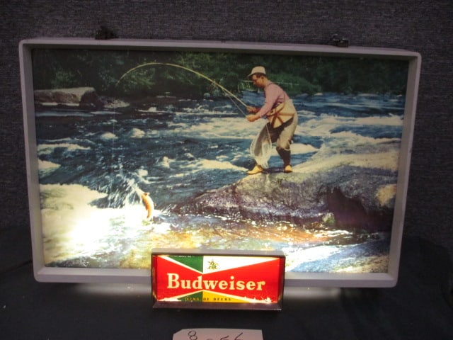 Lighted Budweiser Beer Sign (1 of 3)