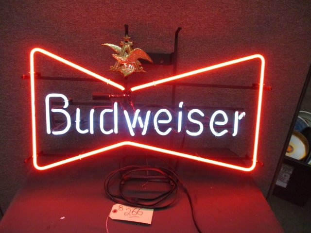Budweiser Neon Beer Sign (1 of 3)