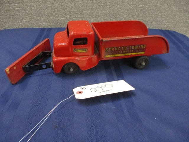 Tin Structo Towing Service Truck (1 of 3)
