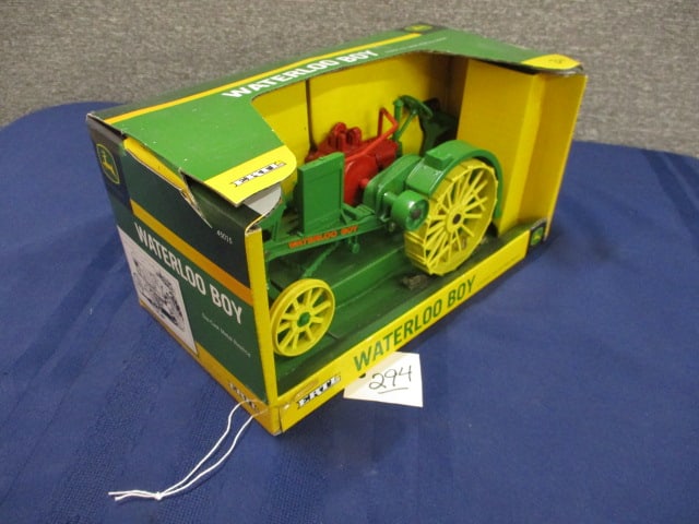 Ertl Waterloo Boy Tractor - 3