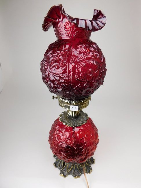 Fenton "Gone With the Wind" Lamp (1 of 3)