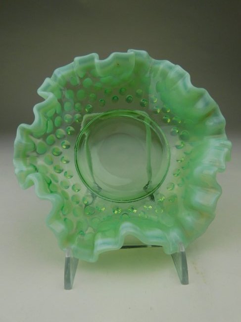 Fenton Green Hob Nail Plate (1 of 2)