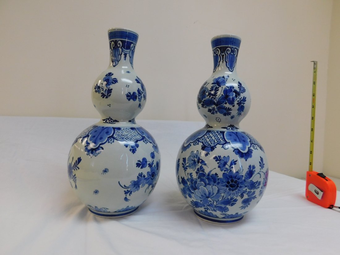 2 Total of Delft Vases (1 of 3)