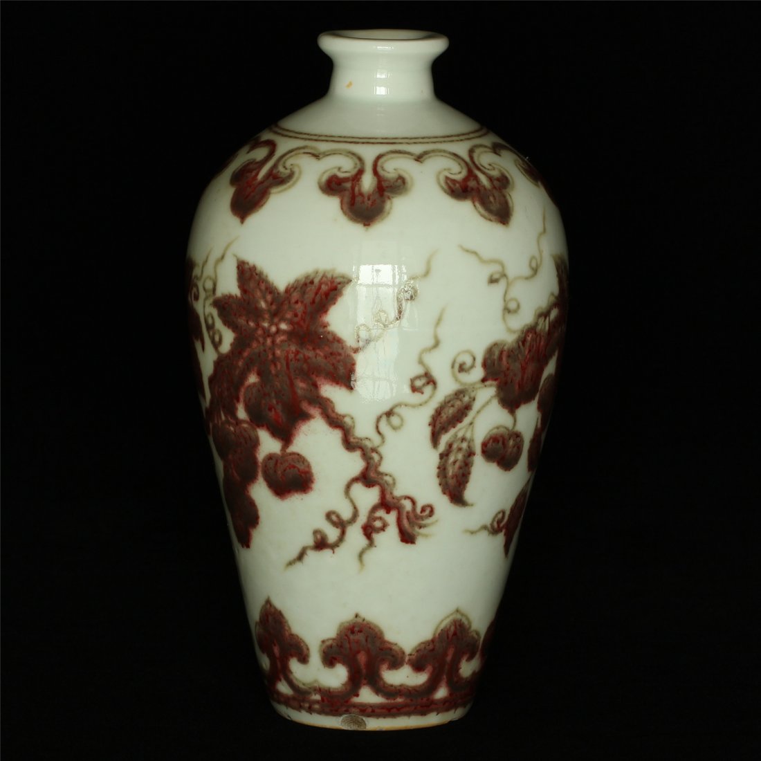Underglaze red porcelain vase of Ming Dynasty XuanDe: Underglaze red porcelain vase of Ming Dynasty XuanDe mark. Measure(inch), Height: 8-1/8 , Diameter: 4-1/2 .