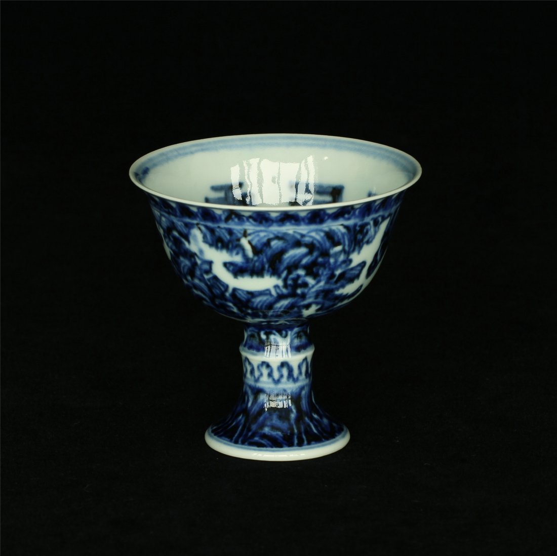 Blue and white porcelain chalice of Ming Dynasty XuanDe: Blue and white porcelain chalice of Ming Dynasty XuanDe mark. Measure(inch), Height:3-3/8, Diameter: 3-5/8 .