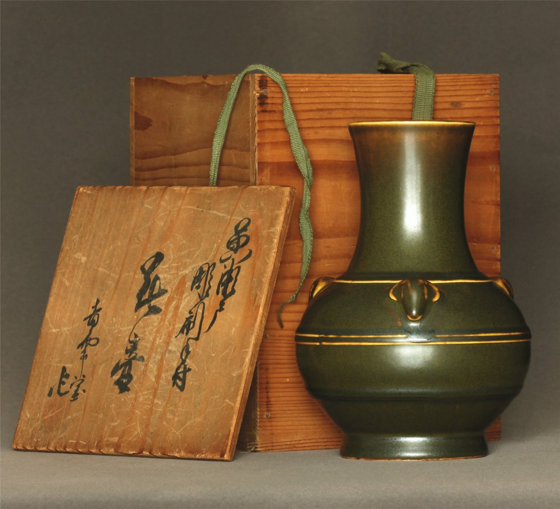 Tea glaze porcelain vase of Qing Dynasty QianLong (1 of 10)