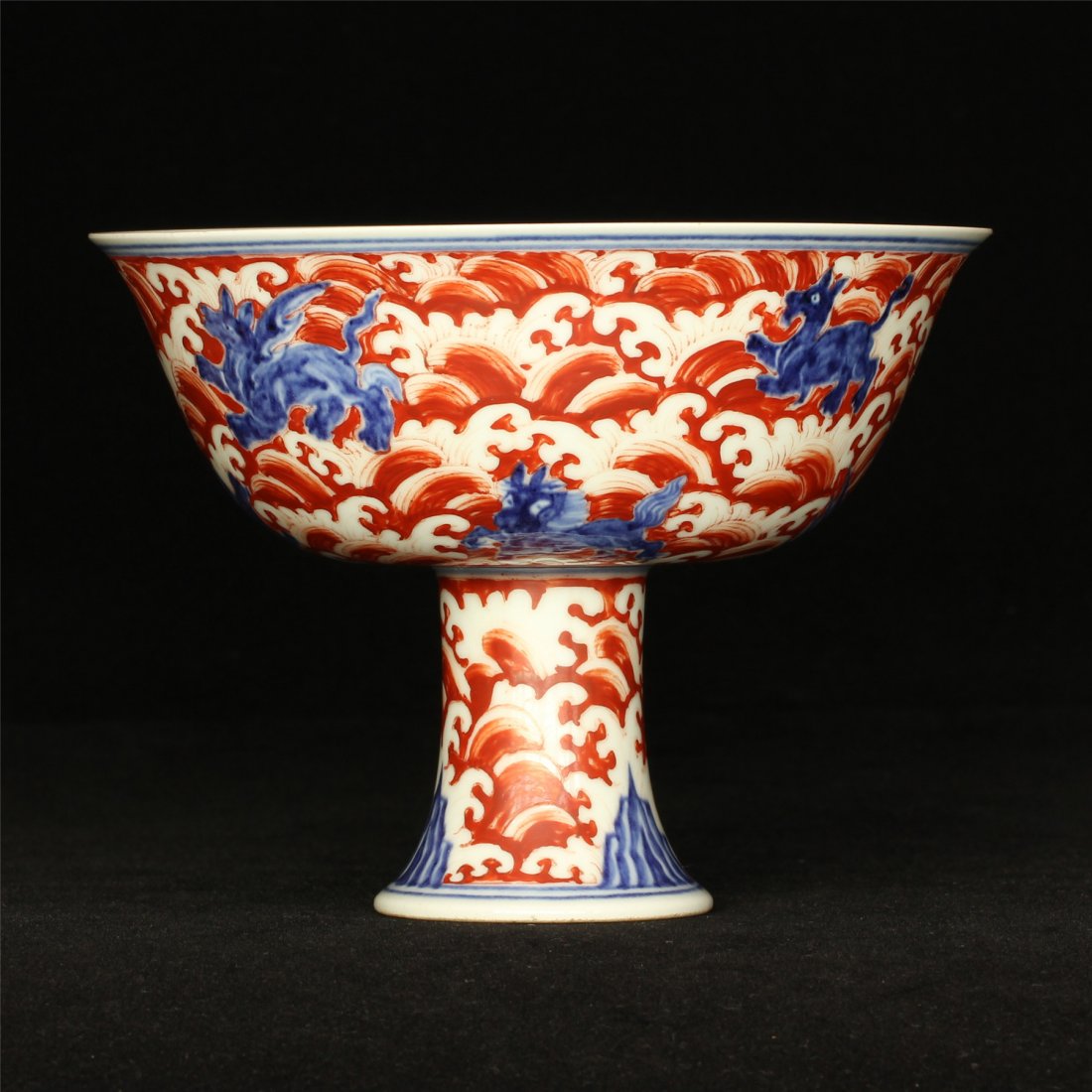 Blue and white & red color porcelain chalice of Ming: Blue and white & red color porcelain chalice of Ming Dynasty XuanDe mark. Measure(inch), Height: 5, Diameter: 6-1/2 .