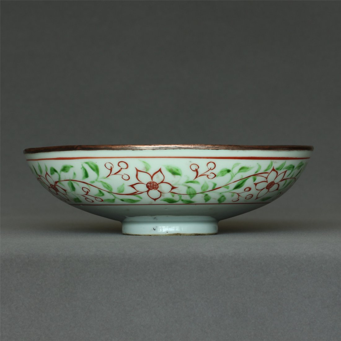 Red and green color porcelain bowl of Yuan Dynasty. (1 of 10)