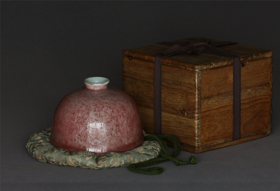 Cowpea red glaze vase of Qing Dynasty KangXi mark. (1 of 10)