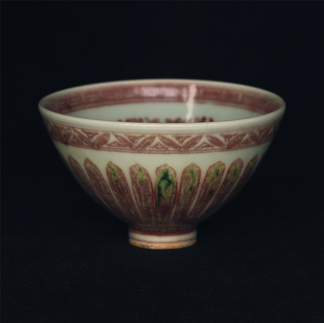 Underglaze red porcelain bowl of Ming Dynasty XuanDe (1 of 10)