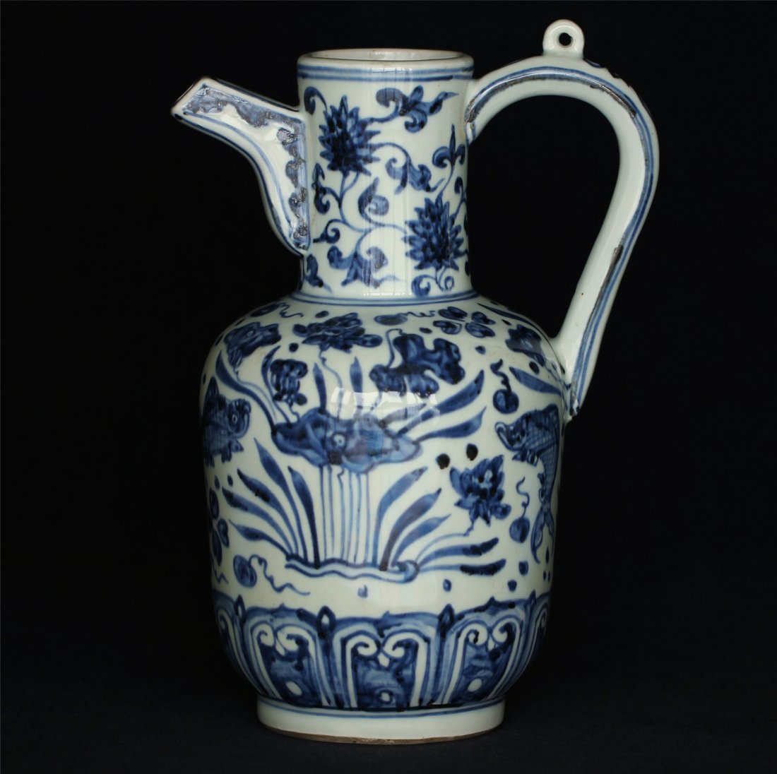 Blue and white porcelain pot of Ming Dynasty ZhengDe: Blue and white porcelain pot of Ming Dynasty ZhengDe mark. Measure(inch), Height: 9-1/4, Diameter: 5-1/8 .