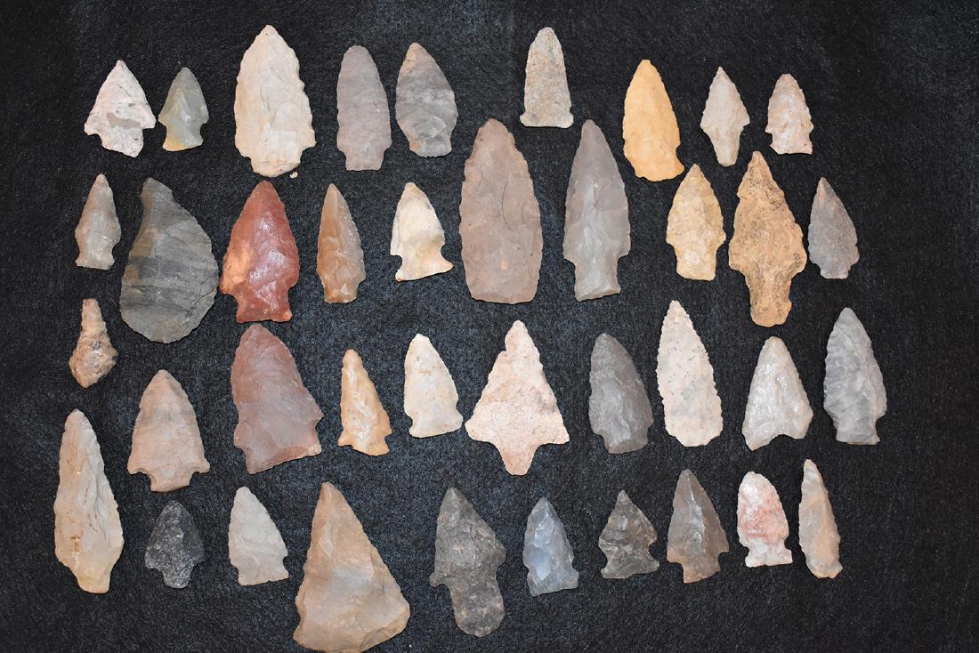 Lot of 39 Arrowheads, USA, No further provenance, (1 of 1)