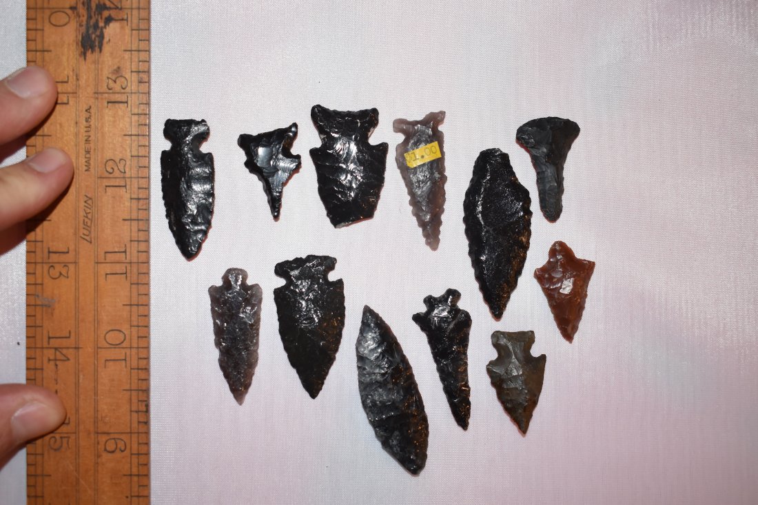 Lot of California Obsidian Arrowheads (1 of 1)