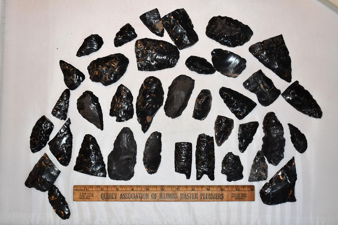 Lot of Arrowheads, from California, Obsidian: Lot of Arrowheads, from California, Obsidian