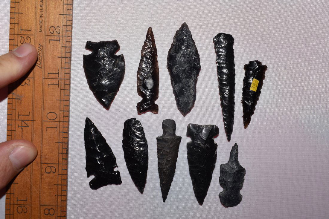 Lot of California Obsidian Arrowheads (1 of 1)
