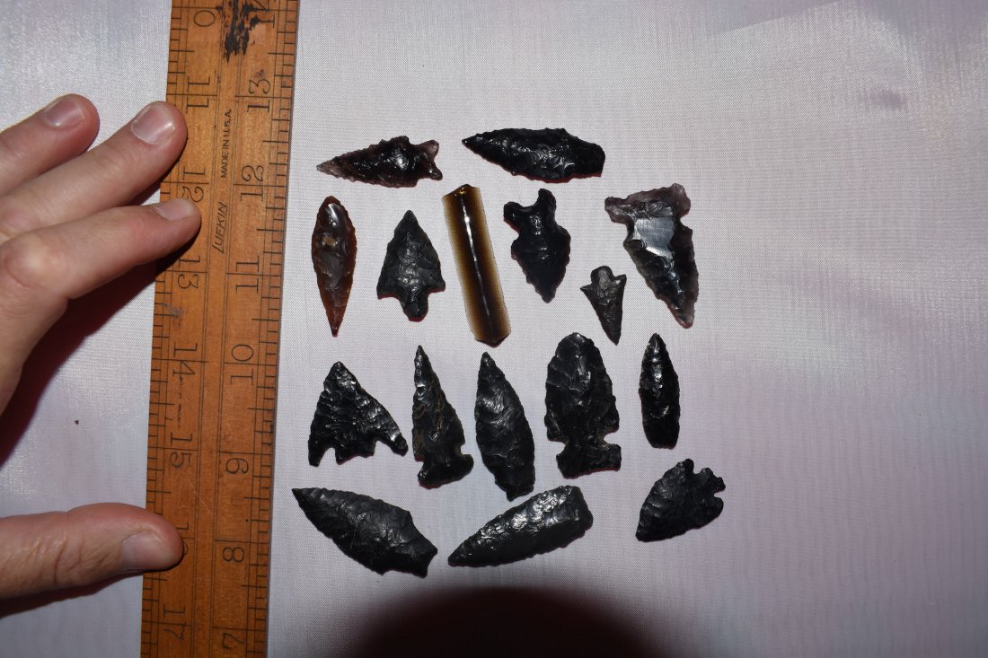 Lot of California Obsidian Arrowheads (1 of 1)