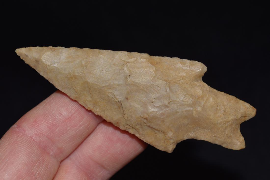 3 1/2" Perdernales, Chet Avery Collection: This point came out of the Chet Avery Colloection. It is unknown where it was found. Well made example.