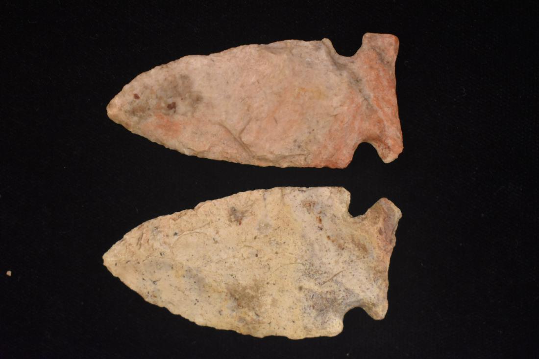 2 nicer side notch points, Ex Guy Ragusa Collection (1 of 3)