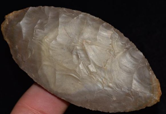 Fine 3 5/8" Bullseye Adena Knife, found by Jack Baker, (1 of 7)