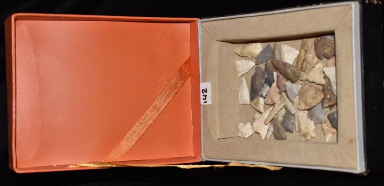 Small flat of bird points, found by Jack Baker, Wayne (1 of 7)