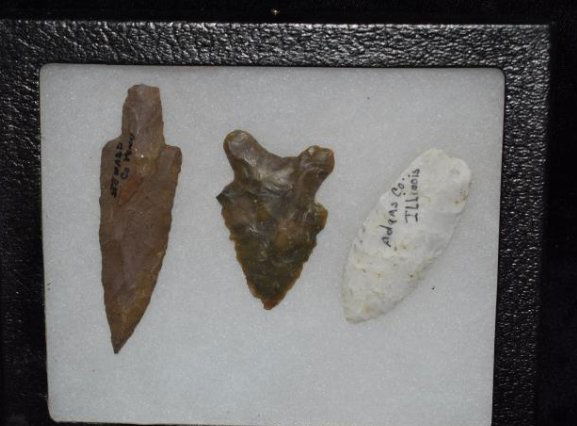 Lot of 3 Arrowheads including a nice Adams Co Agate (1 of 5)