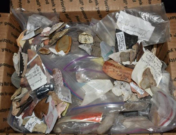 Large lot of Arrowheads and Site Material, collection (1 of 8)