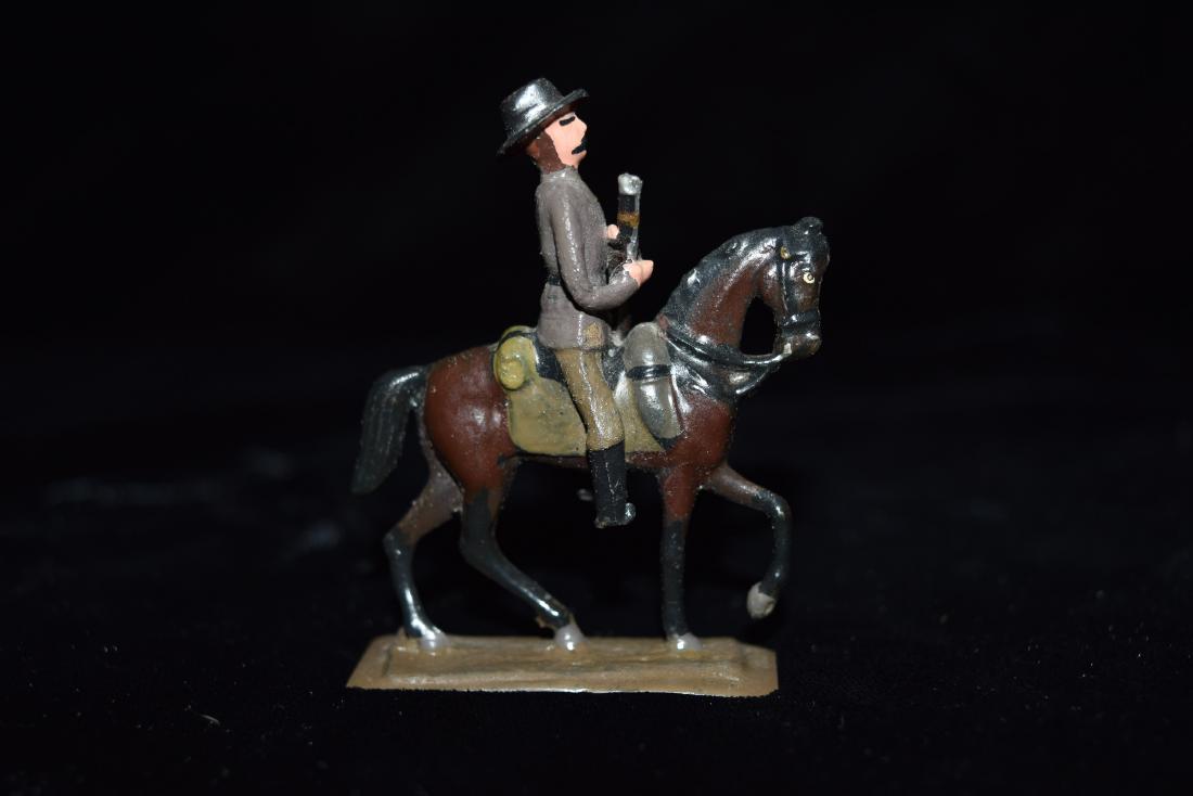 Lead/Tin US WWI US Army Cavalry Soldier on Horse Toy (1 of 6)