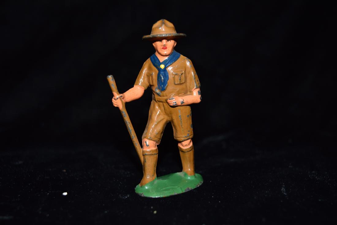 Barclay Diecast Ranger in Shorts Toy USA Early 20th: Barclay Diecast Ranger in Shorts Toy USA Early 20th Century