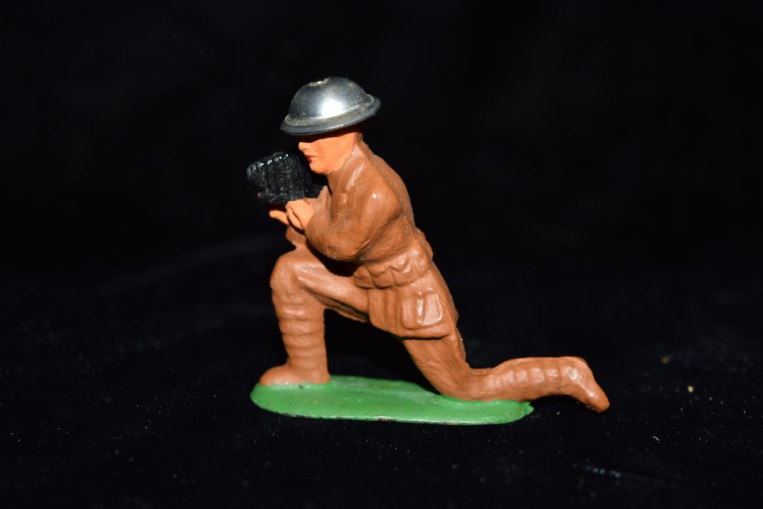 Barclay Diecast Soldier with Camera Toy USA Early 20th (1 of 6)