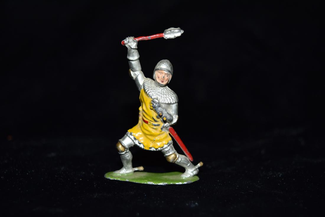 Lead/Tin Medieval Knight with Mace Toy England Early: Lead/Tin Medieval Knight with Mace Toy England Early 20th Century