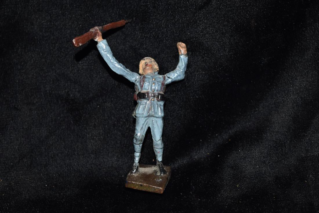 Lineol Soldier Being Shot Toy Germany Early 20th (1 of 6)
