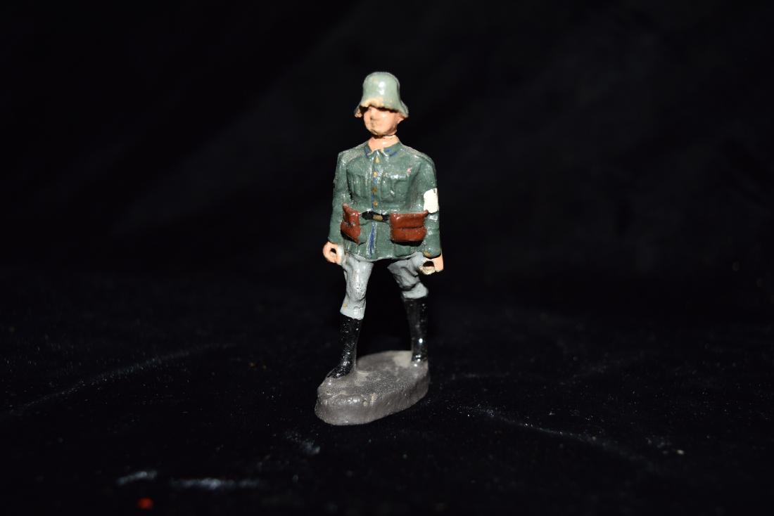 Elastolin WWII German Stretcher Carrier Soldier Toy (1 of 6)