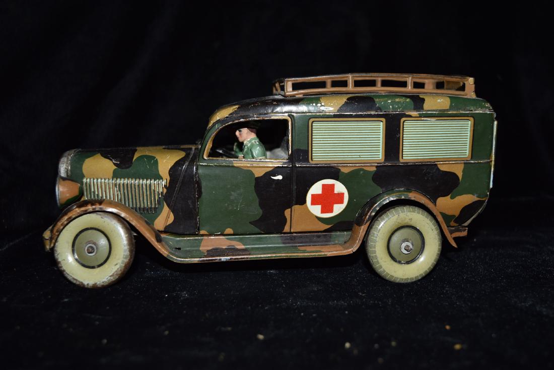 Pressed Metal WWII German Ambulance with 2 Medics Wind (1 of 10)