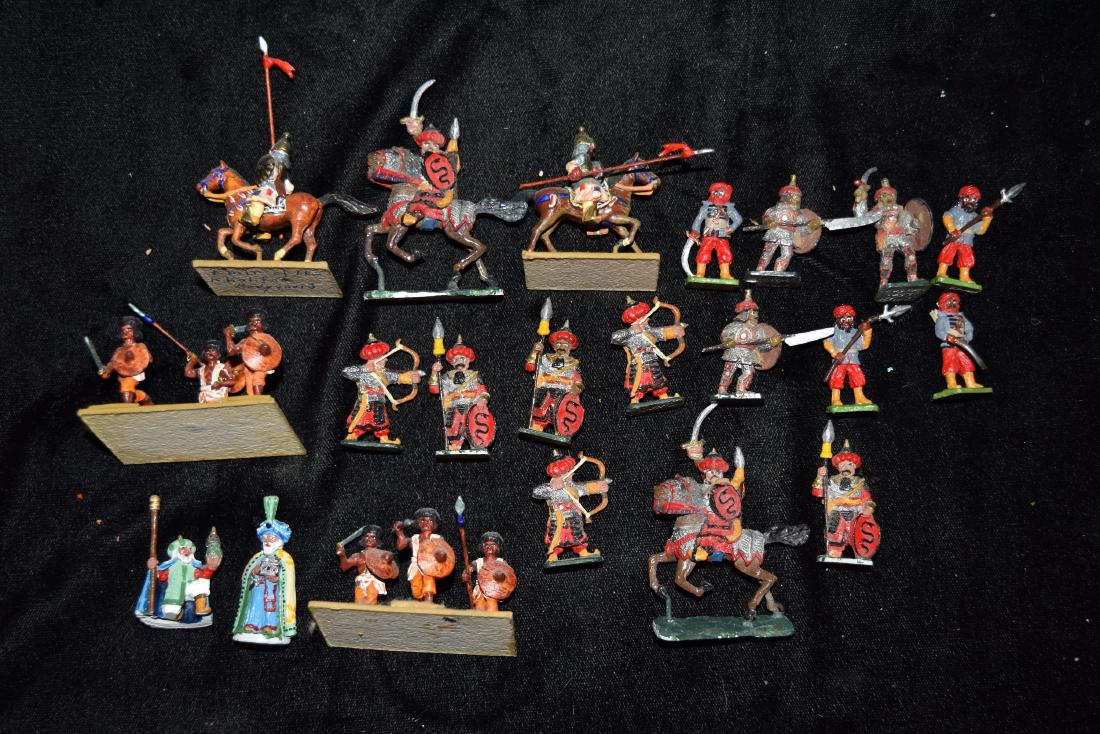 Lot of Assorted Small Lead/Tin Soldier Toys 1970 (1 of 8)