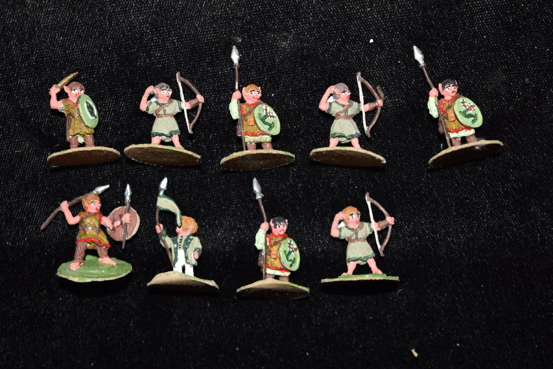 Lot of Small Lead/Tin Elf Soldiers Toys 1970: Lot of Small Lead/Tin Elf Soldiers Toys 1970