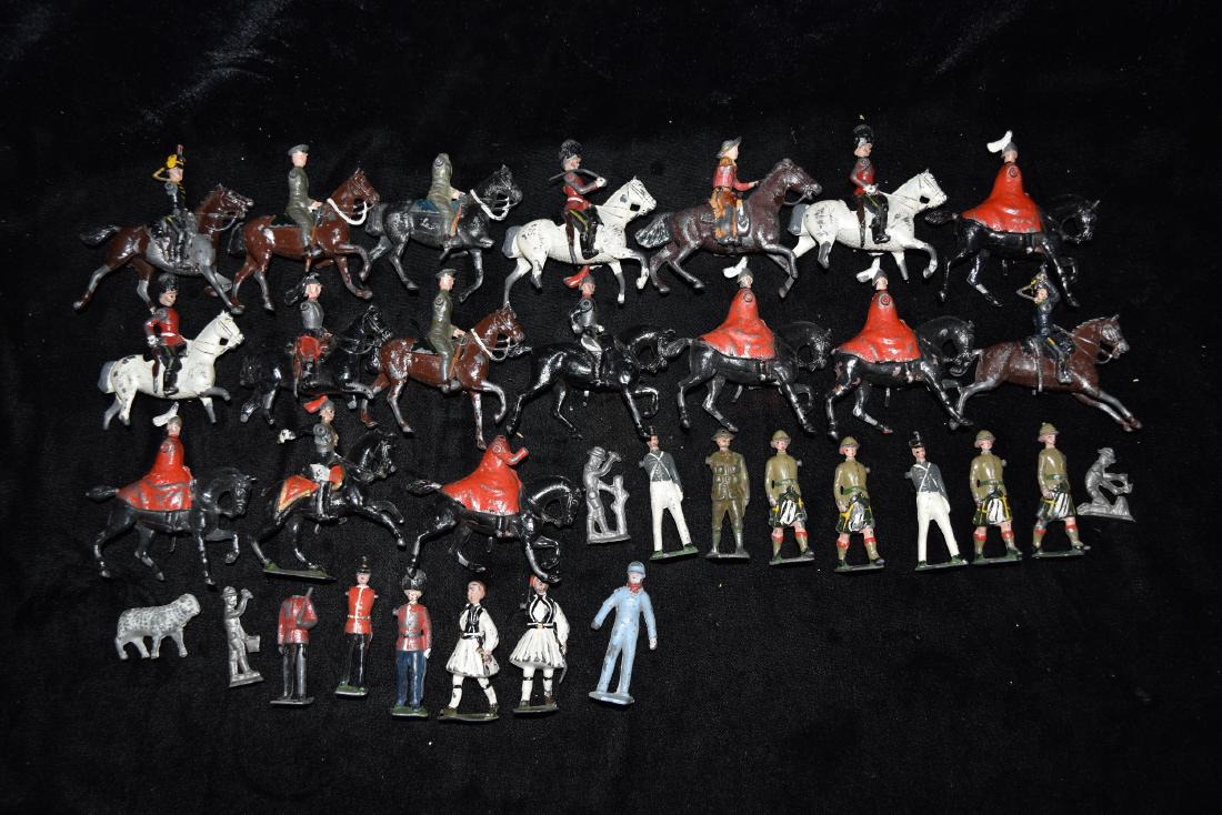 Large Lot of Damaged Lead/Tin Assorted Soldier Toys (1 of 10)