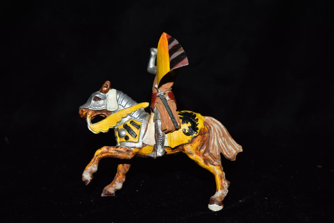 Lead/Tin Medieval Knight on Horse Toy European: Lead/Tin Medieval Knight on Horse Toy European