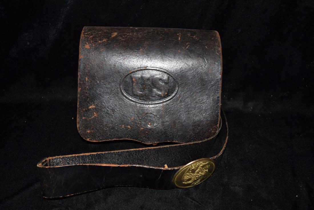 Vintage Leather Ammo Bag US Marked with Metal Eagle (1 of 9)