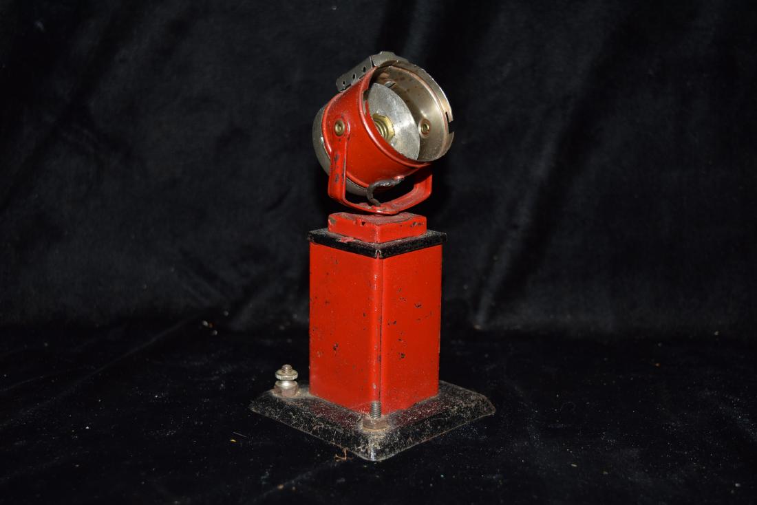 Lionel Trains Metal Electric Spotlight Tower Train Set (1 of 7)