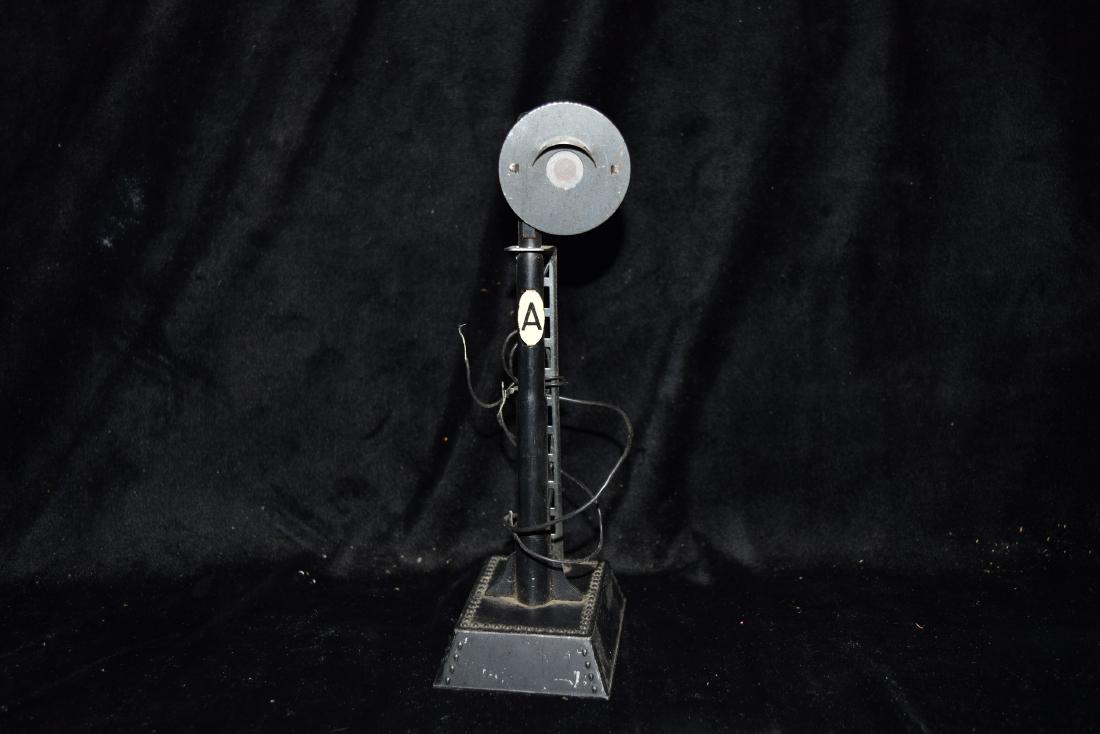 Metal Train Set Electric Light Tower Toy USA: Metal Train Set Electric Light Tower Toy USA