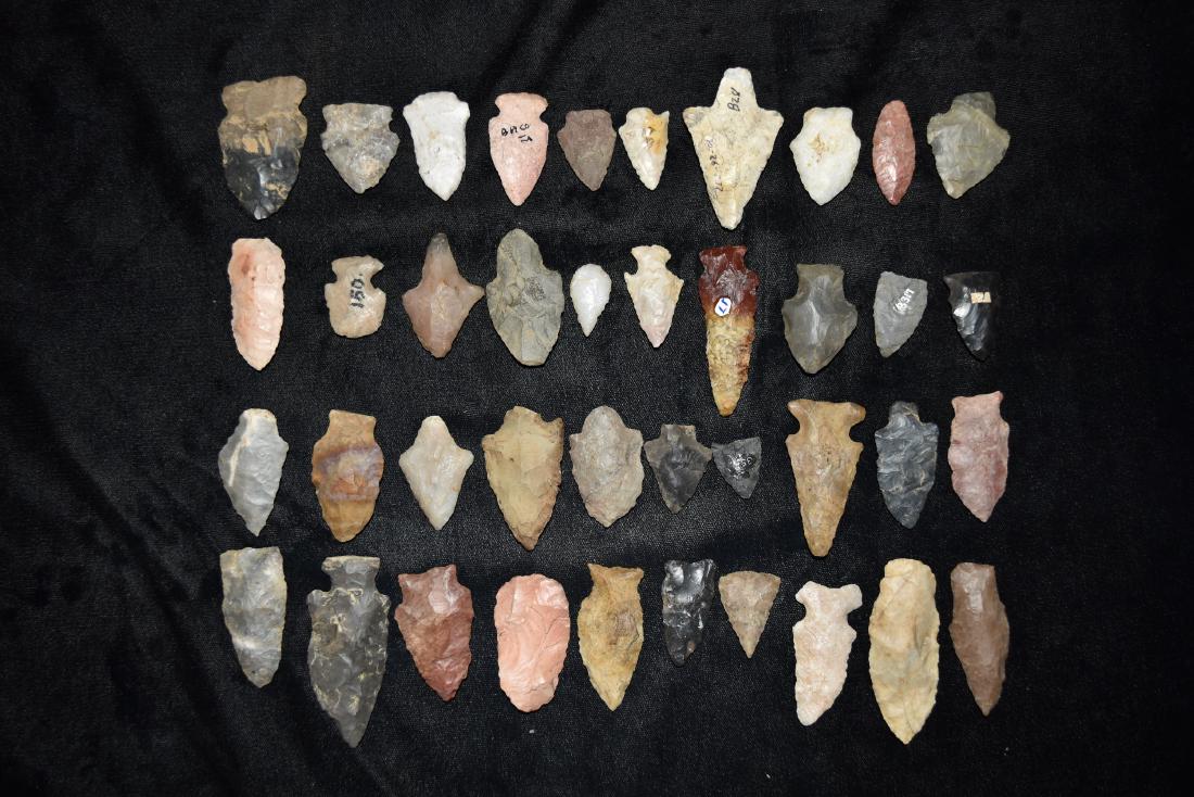 Lot of 40 Arrowheads (1 of 6)