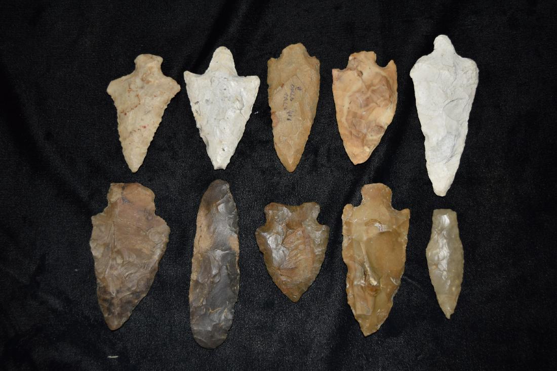 Lot of 10 Arrowheads (1 of 3)