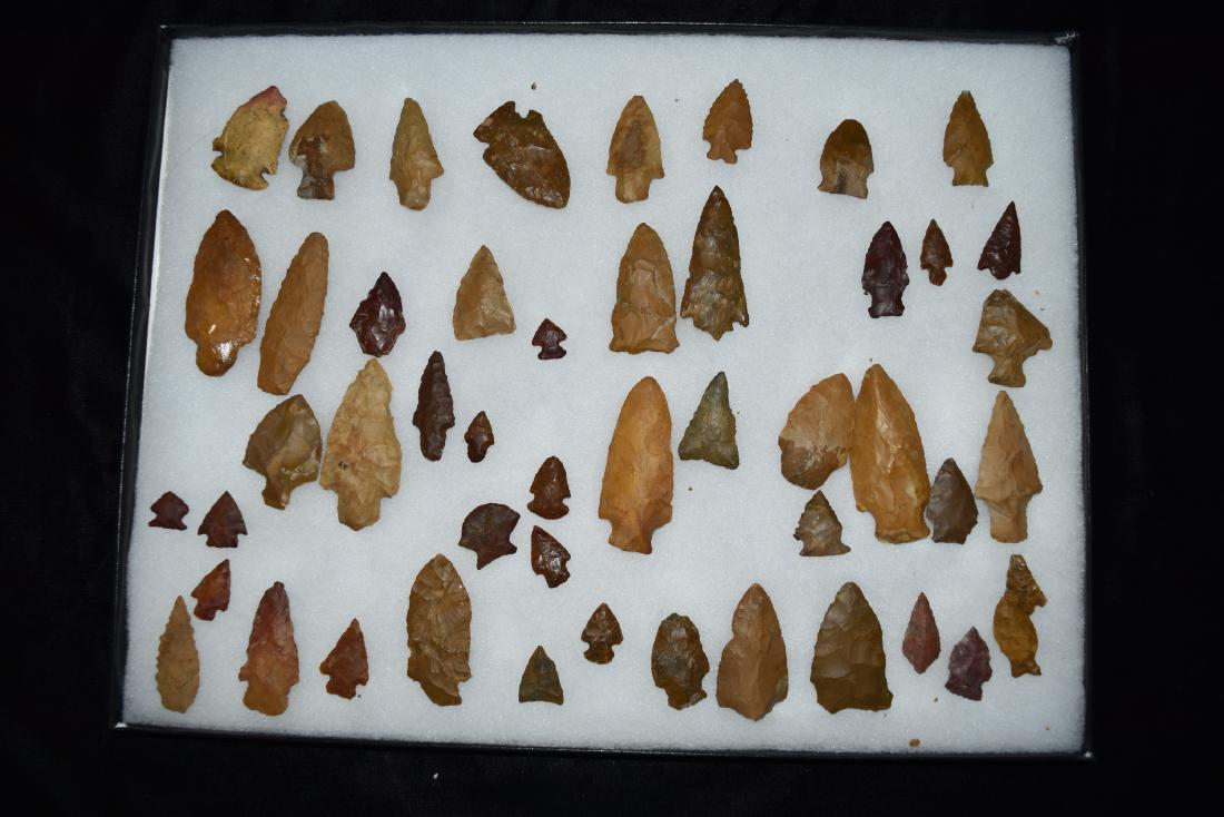 Lot of SE Pennsylvania Jasper Arrowheads (1 of 6)