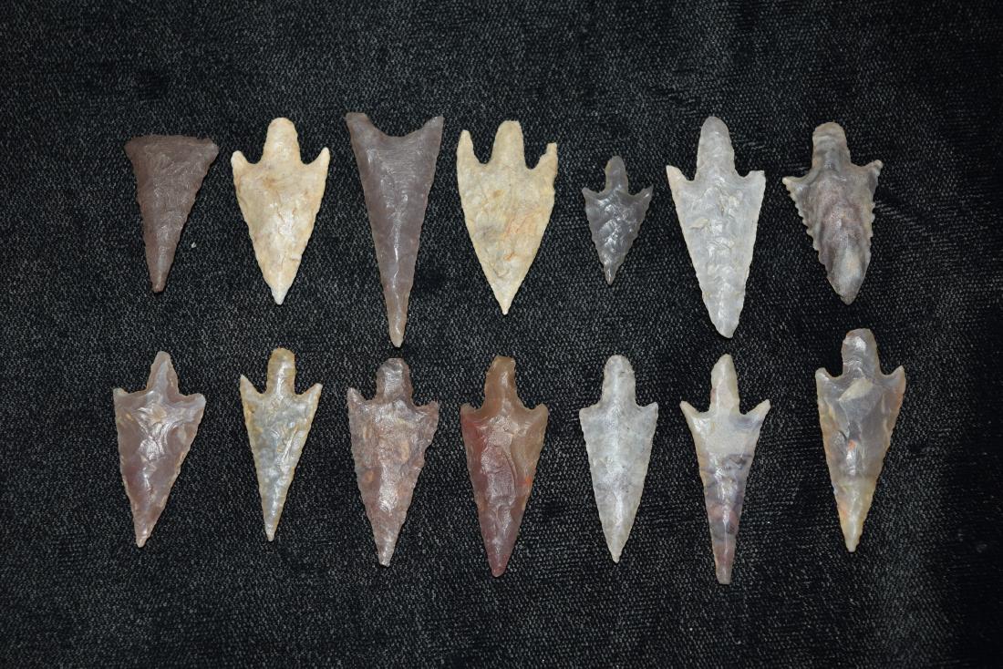 Lot of Neolithic Arrowheads (1 of 6)