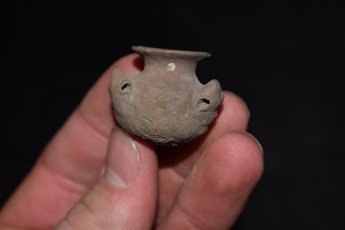 Miniature Pre Columbian Effigy Pot 1 1/4" Wide, 1" Tall (1 of 6)