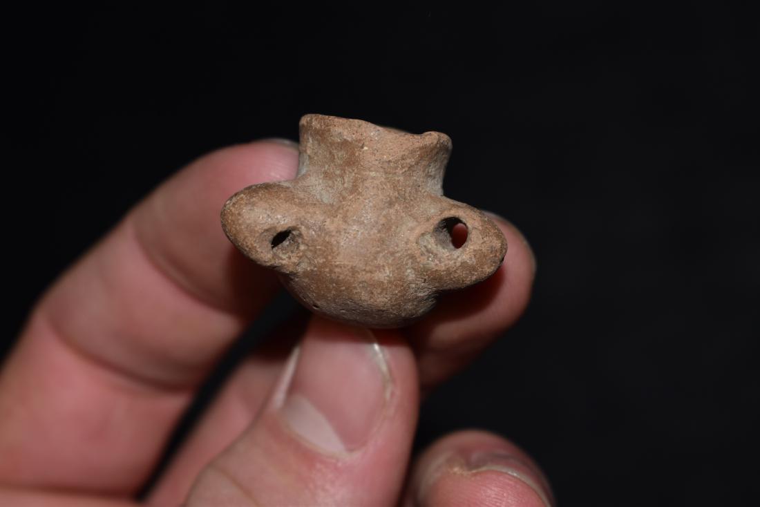 Miniature Pre Columbian Effigy Pot 1 1/4" Wide (1 of 6)